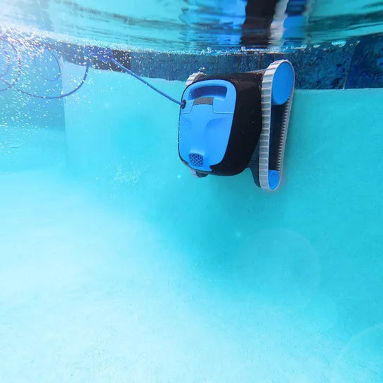 Dolphin Nautilus CC Robotic Pool Cleaner | 99996113-USB